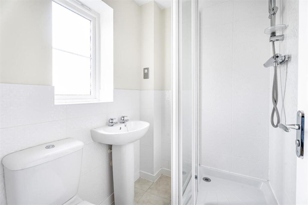 105 Farnborough Drive
