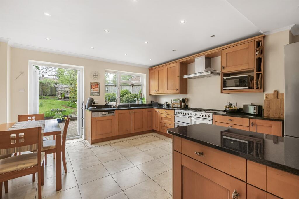 Kitchen/Breakfast Ro