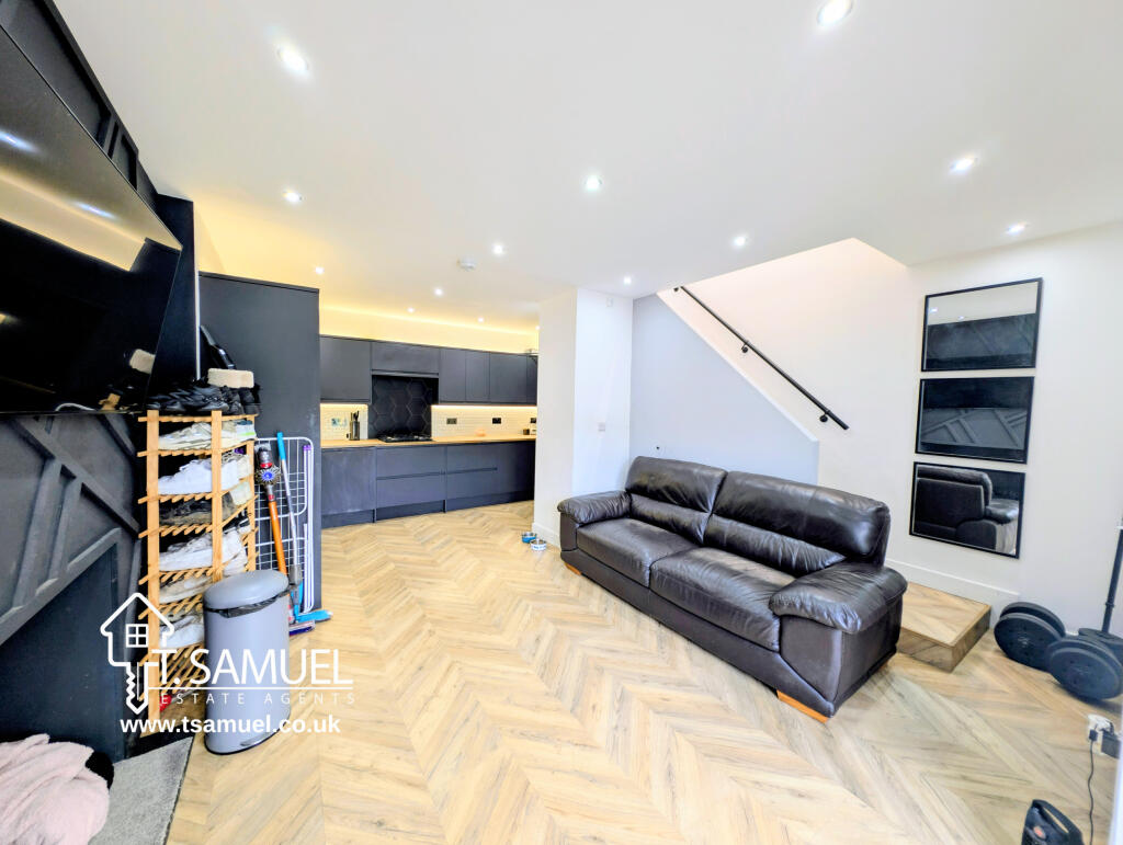 Kitchen / Dining / Family Room