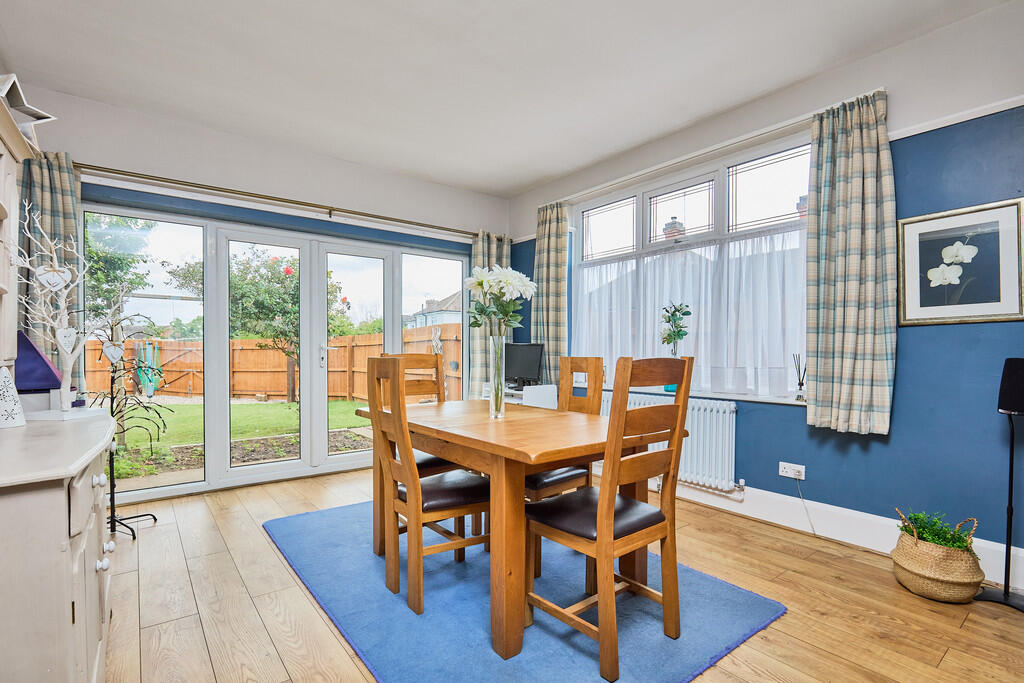 Edward Knight 202...