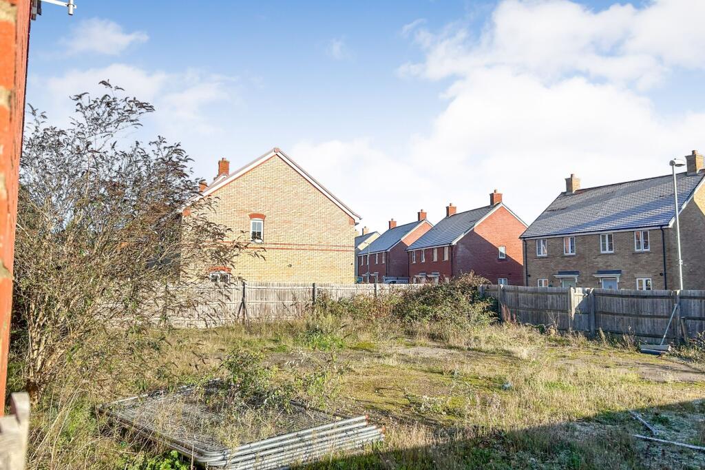 Land opposite Stotfold Library, Valerian Way, Stotfold, SG5 4NL