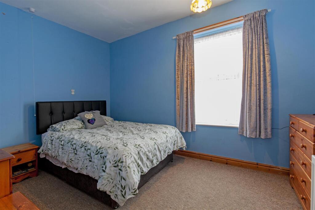 Bedroom 2-1.jpg