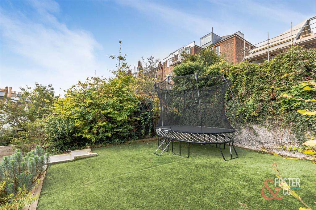 Hampstead Road, 26-20.JPG