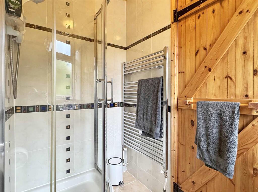 Annex Shower.jpg