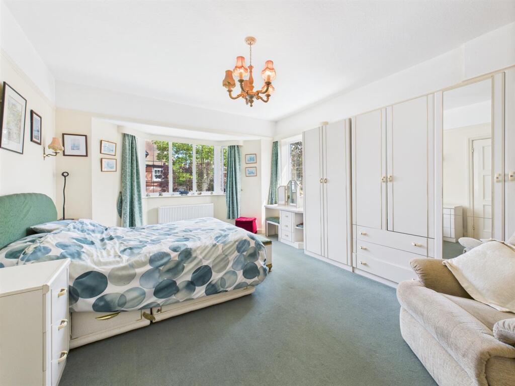 Bedroom:
