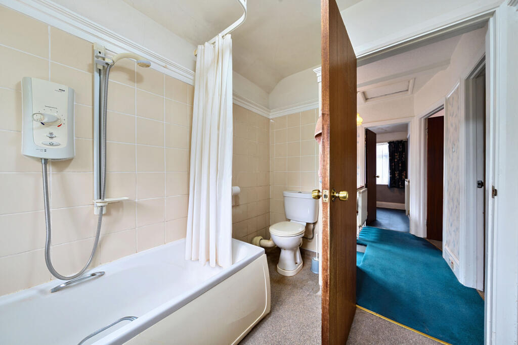 1295837-32-682d9c...