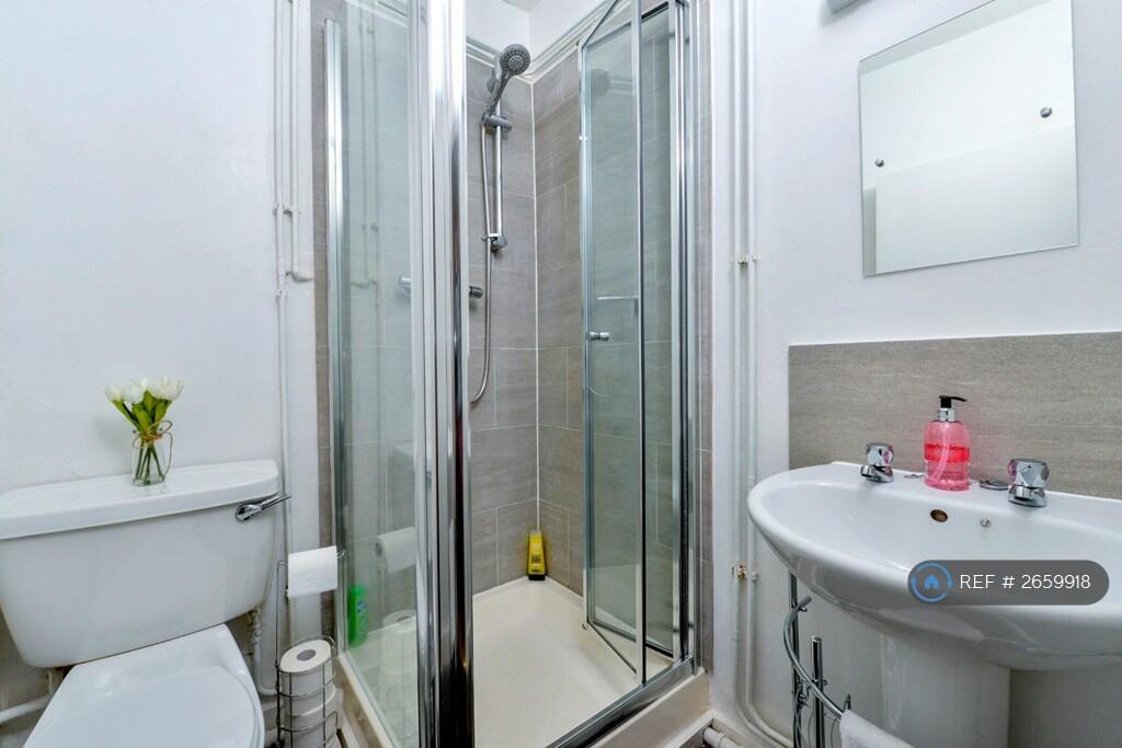 Private Shower Room