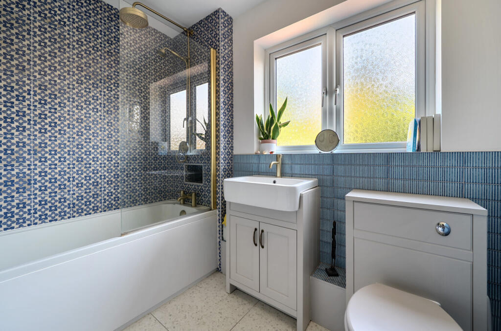 1335634-15-689330...