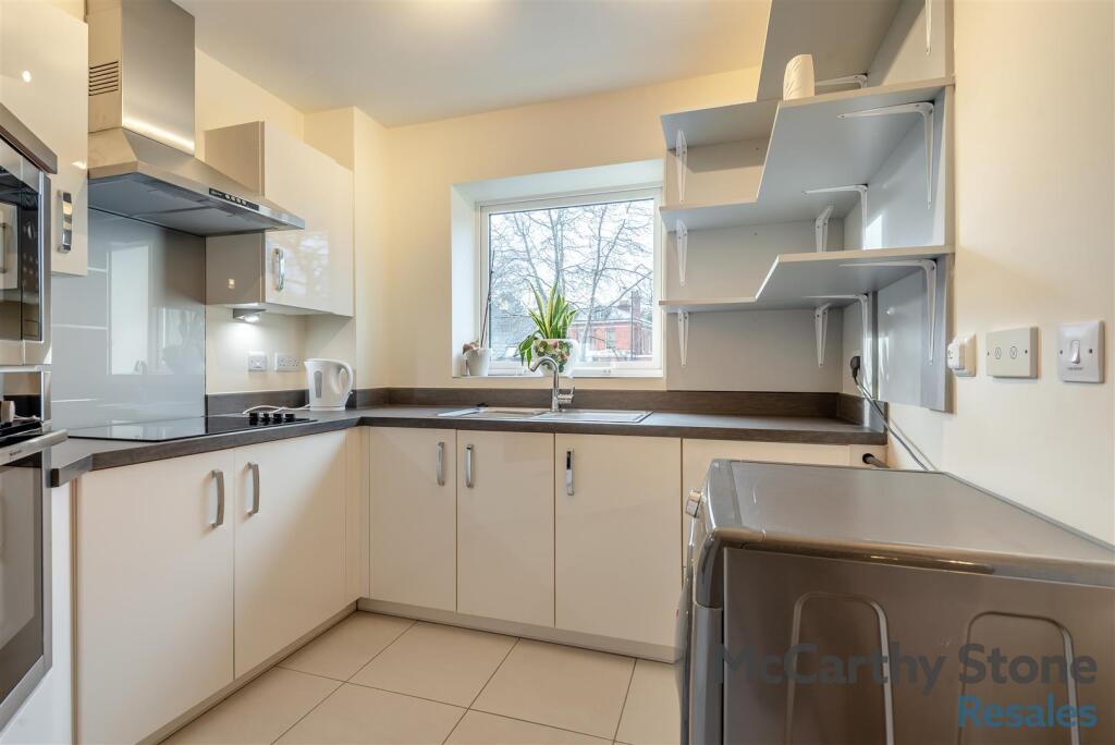 8673628-interior07.jpg