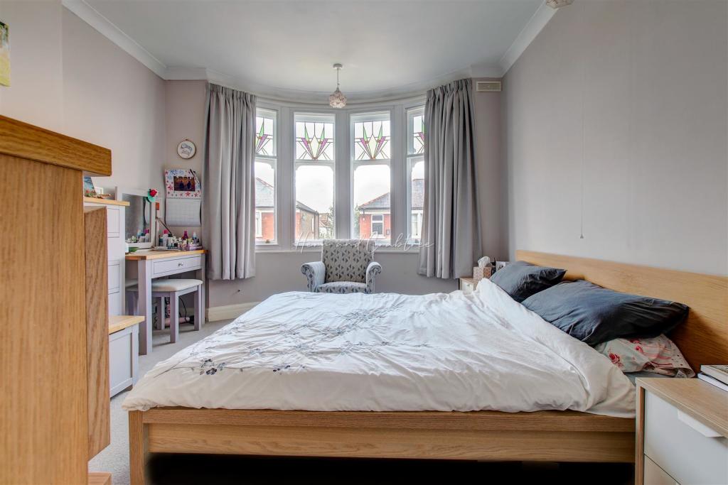 St Agnes, Heath, HernCrabtree, (14).jpg