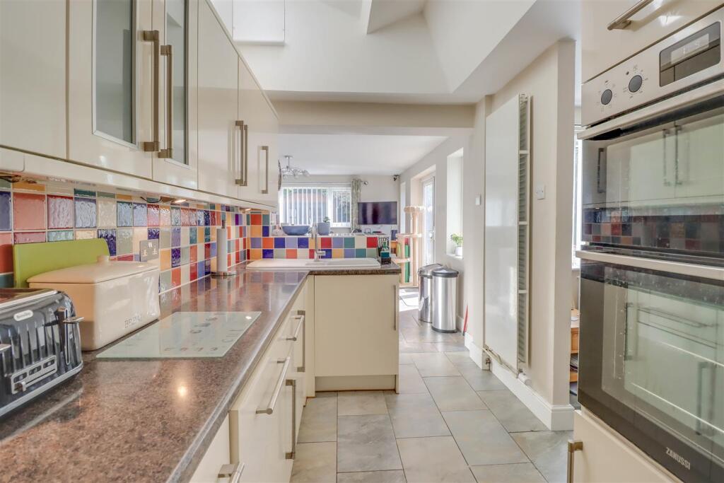 10 ST CHARLES DRIVE-11.jpg