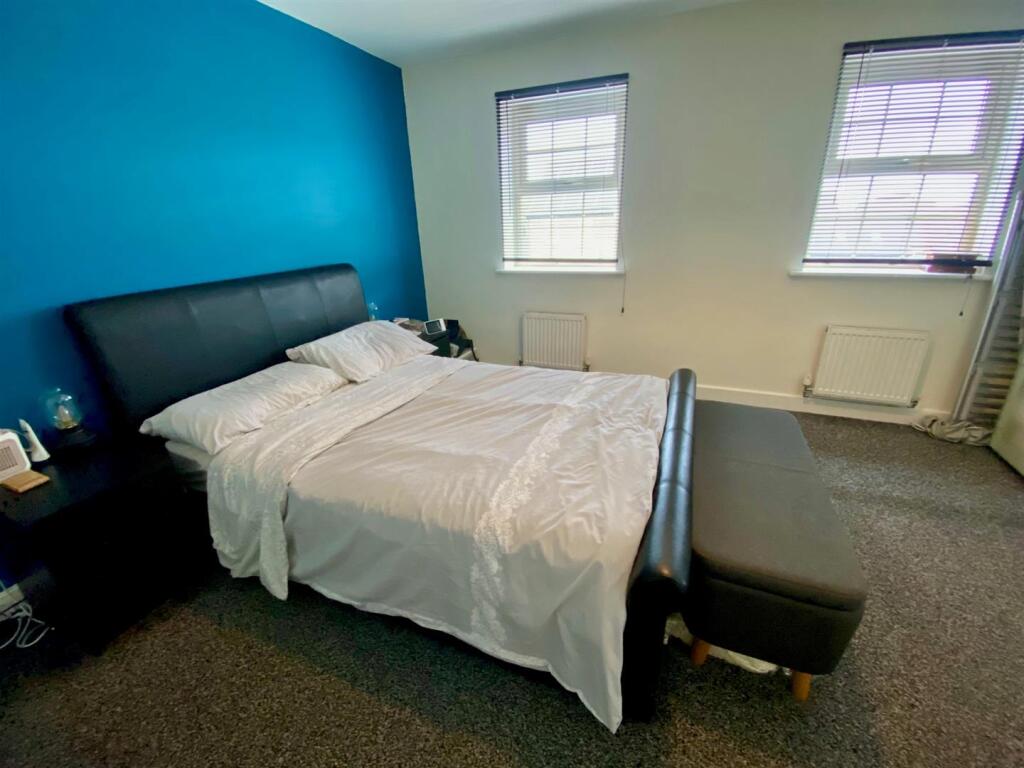 bed 1.jpg
