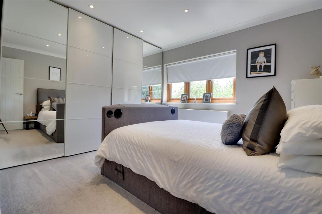 108 ELDER AVENUE-22.jpg