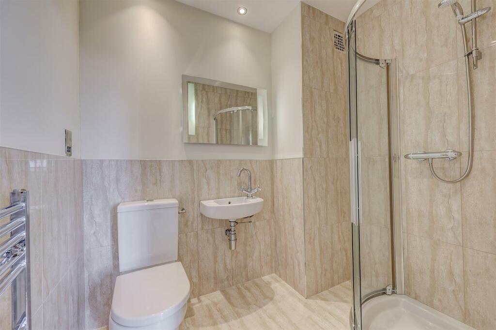 Watch Cross Shower Room