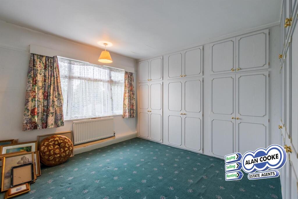 BEDROOM 2