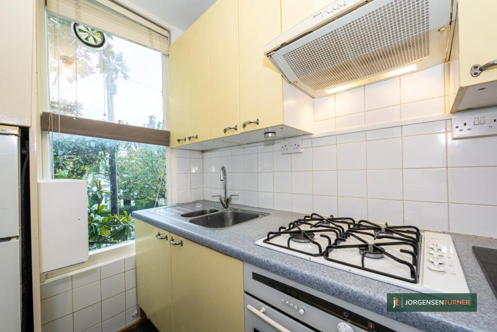 Godolphin Road 3@85-010 LR - JT.jpg