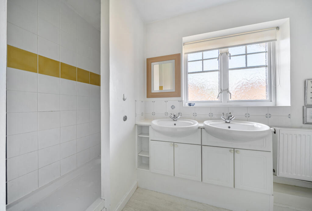 1359092-16-68dbbd...