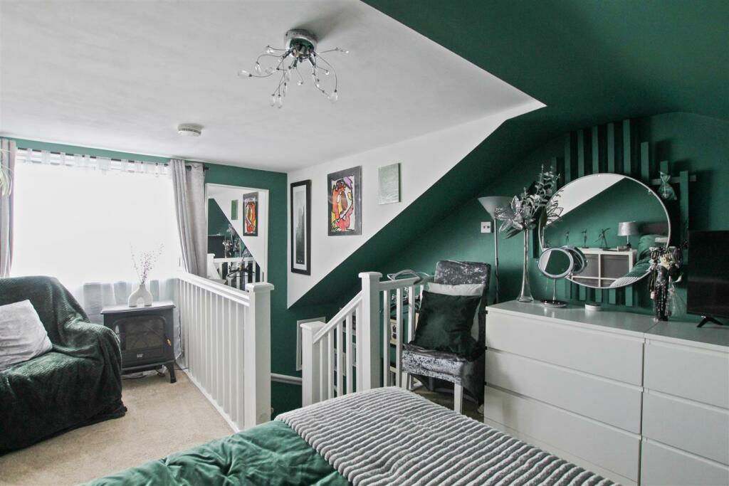 Warren Close  (11).jpeg
