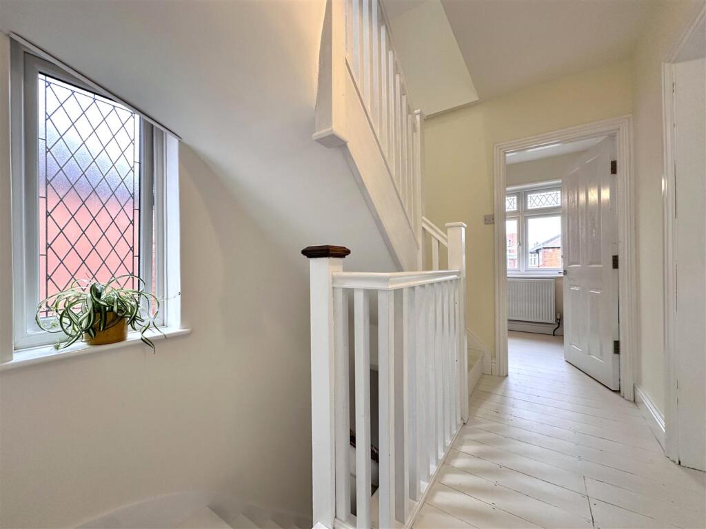 First Floor Landing 691