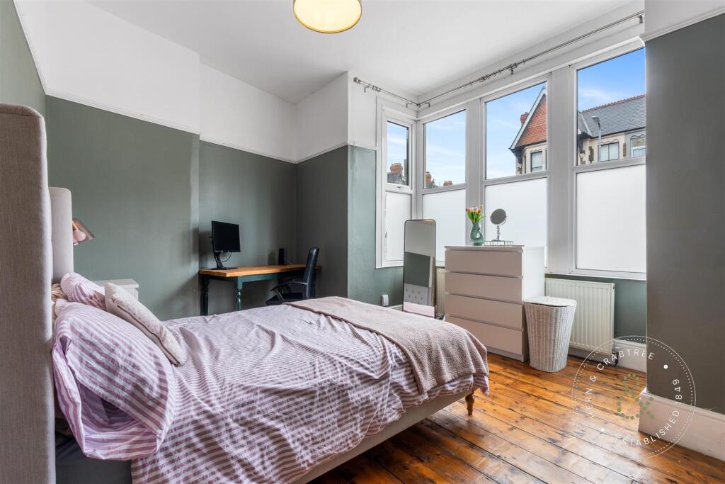 Kelvin Road, Roath, Hern Crabtree (1).jpg