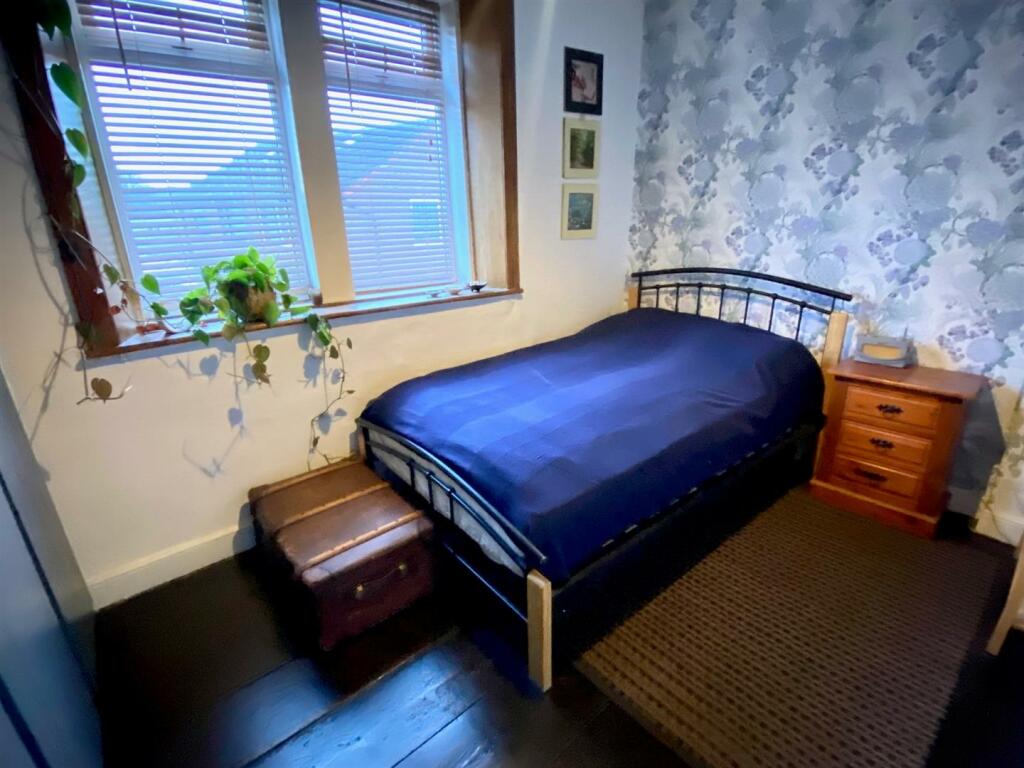 wellhouse lane 33 bed 2.jpg
