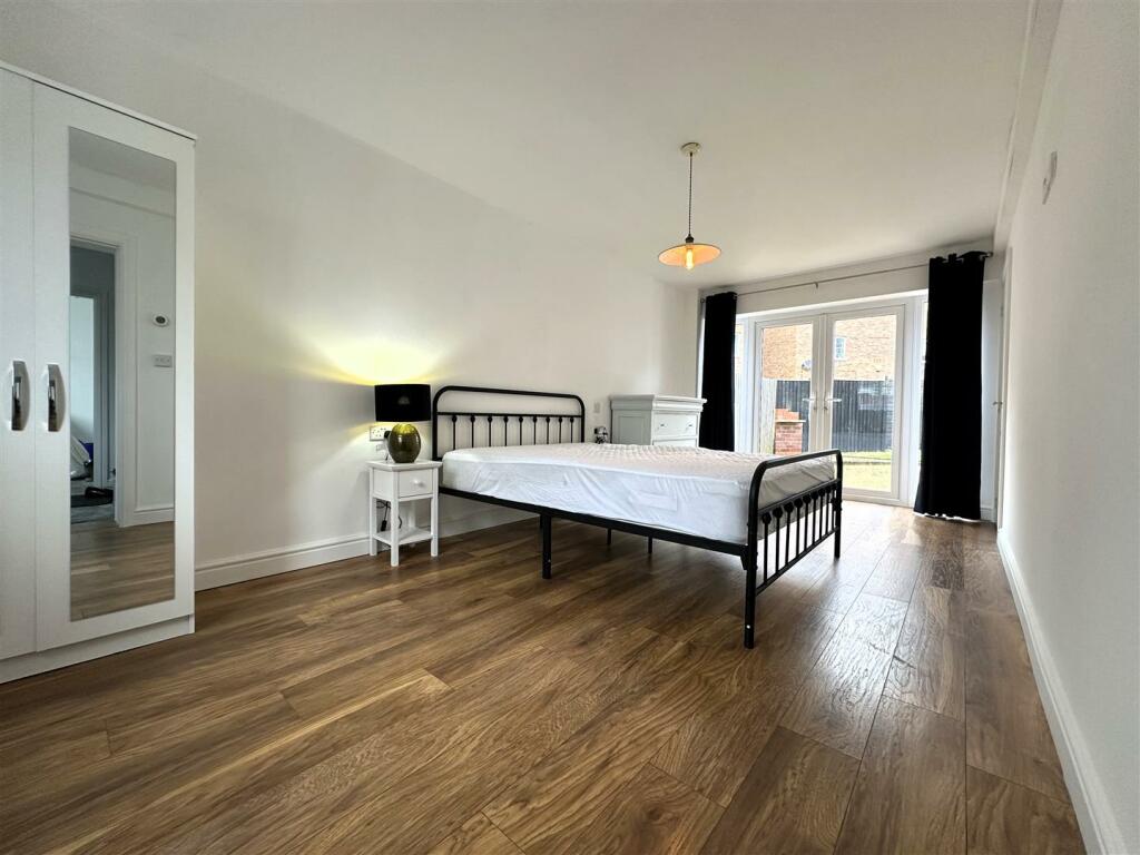 Room 1.jpg