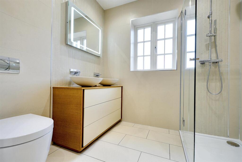 Bedroom 1 Ensuite_2.jpeg