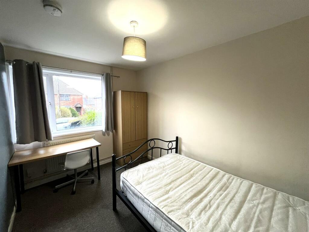 Bedroom 1.jpeg