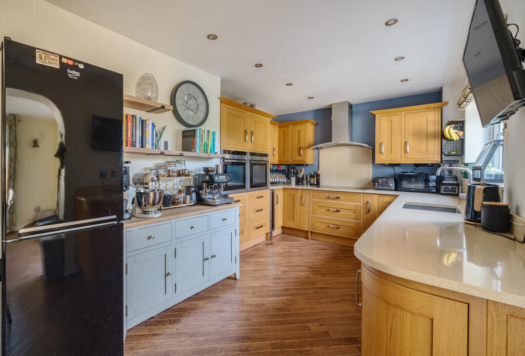 1294541-11-683899...