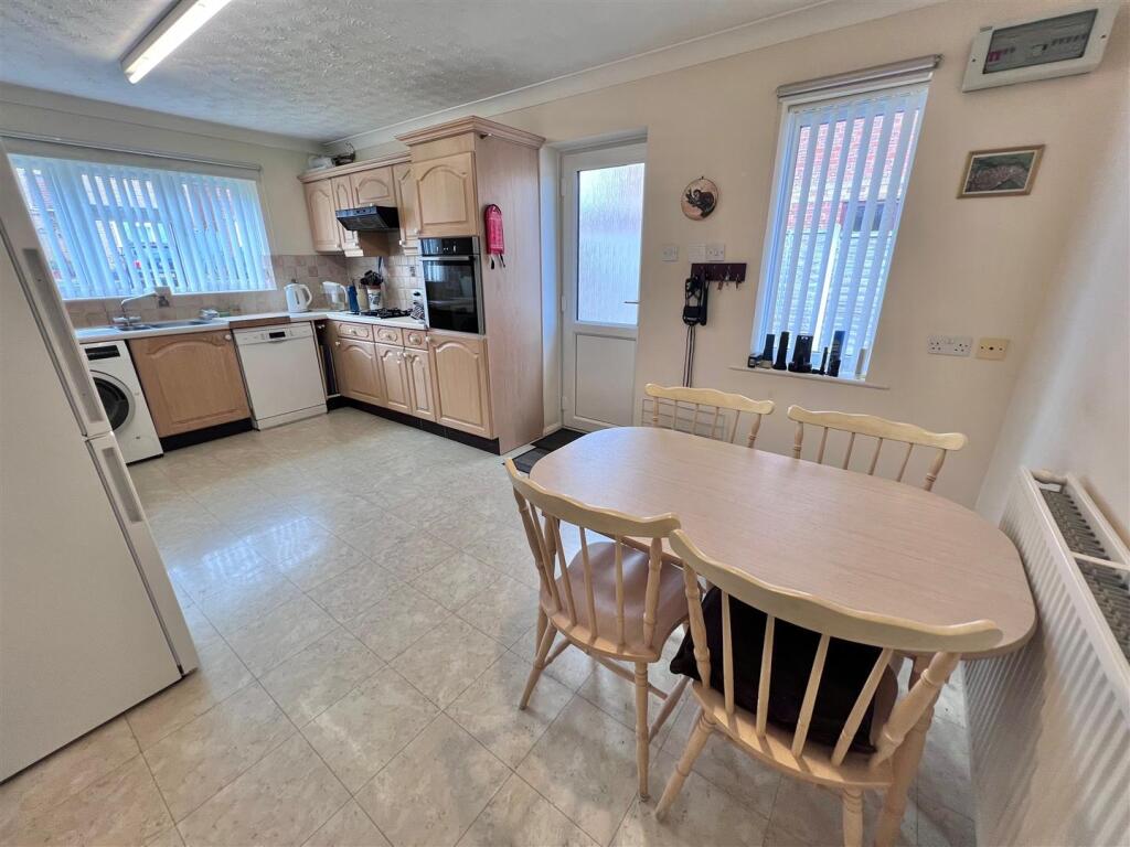 Kitchen diner 1.jpg