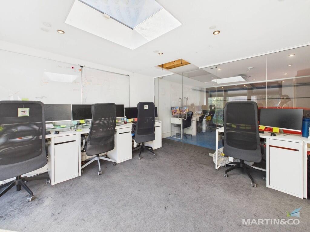 CAM03111G0-PR0282...