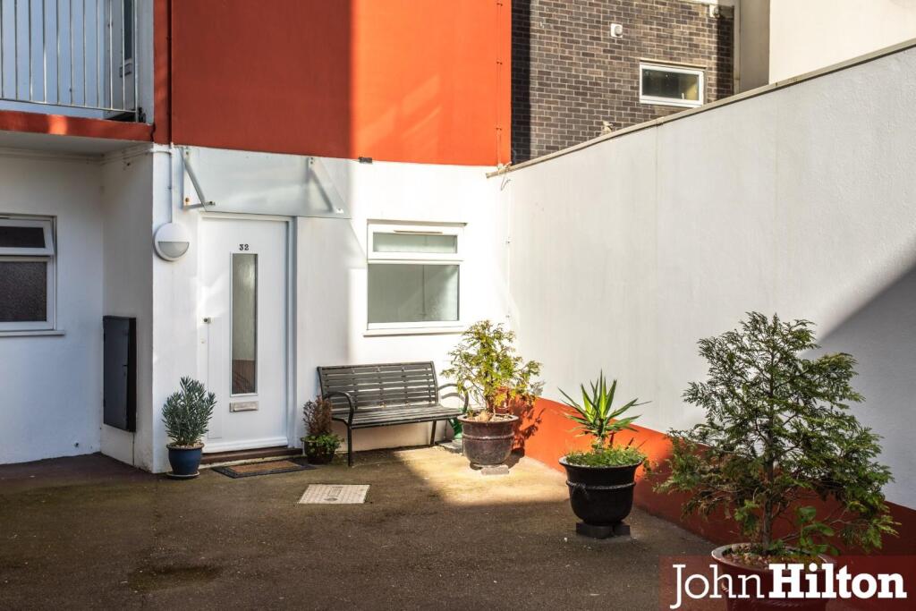 Highcliffe Court15.jpg