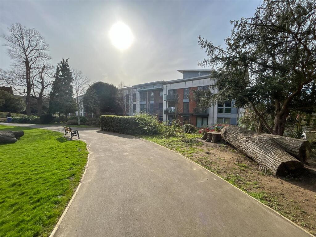 Brenchley Gardens.jpg