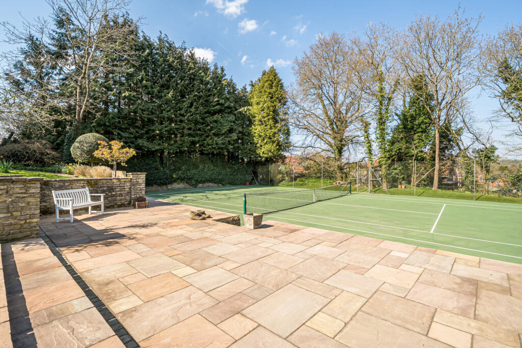 1270330 (12)aa.jp...