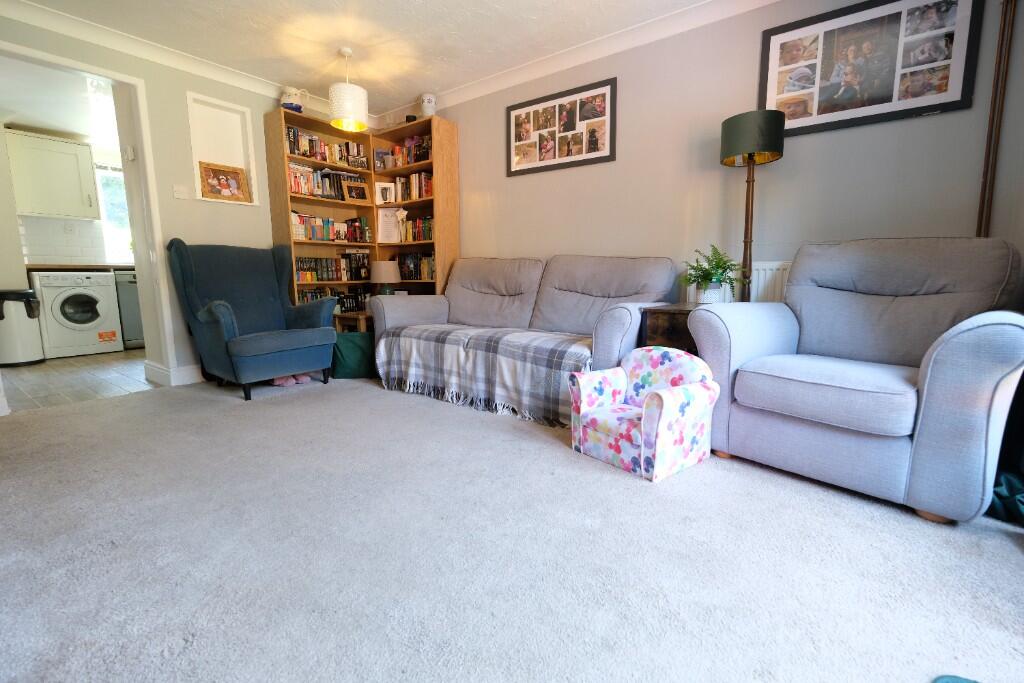 SITTING/DINING ROOM