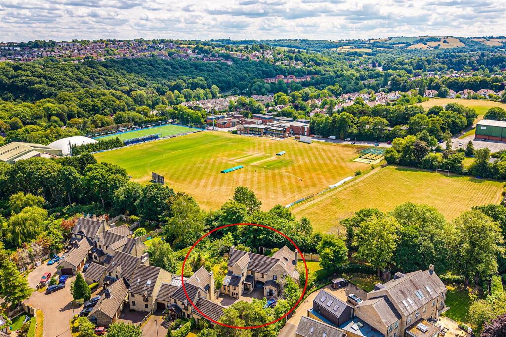 Highlighted elevated main