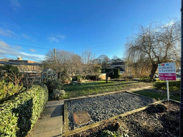 FRONT GARDEN