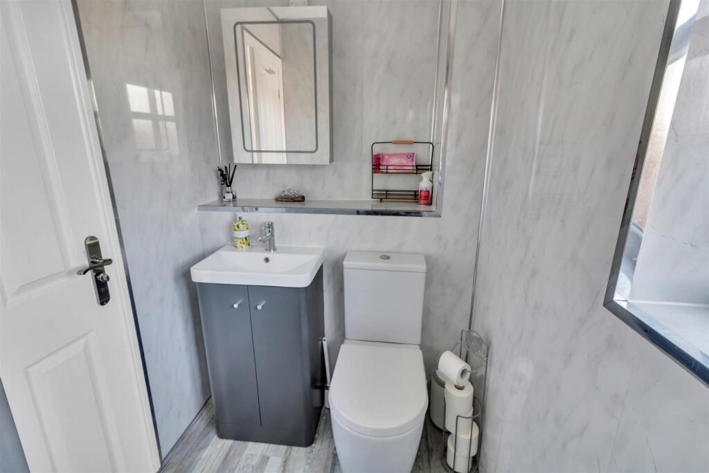 2ND EN SUITE
