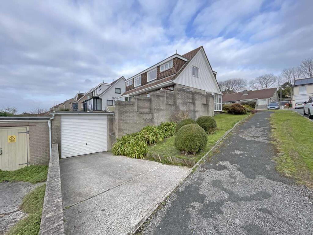 Yelamptone Drive 5 Garage.jpg