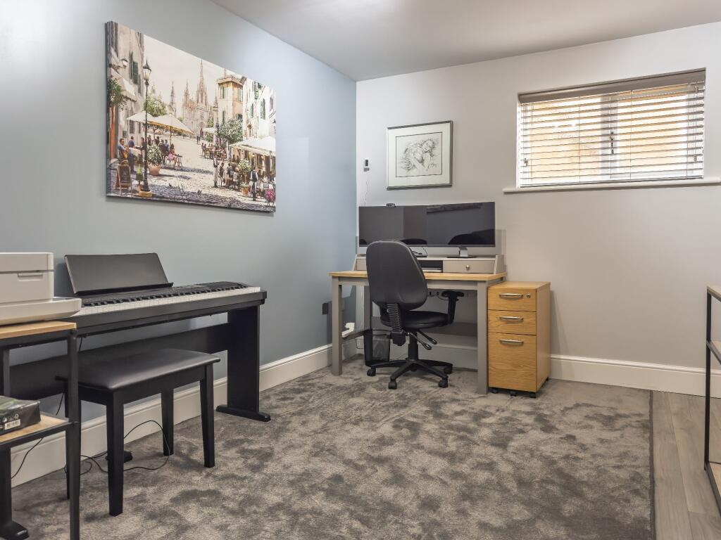 Home office / playroom