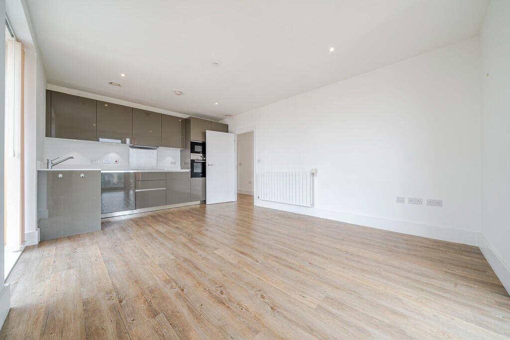 1332566-16-688cbd...