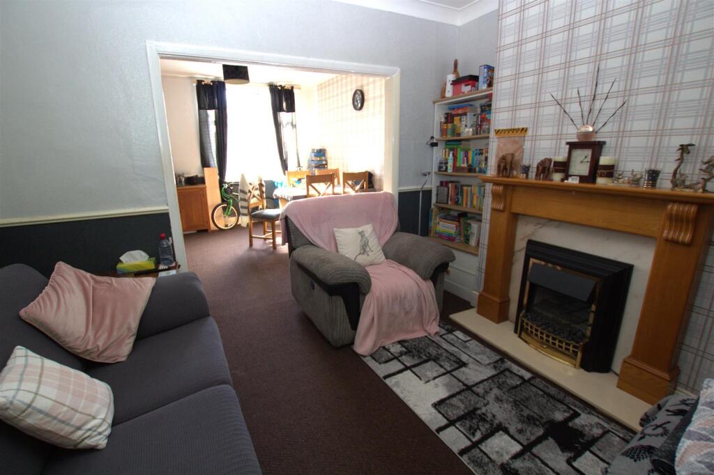 RECEPTION ROOM THROUGH.jpg