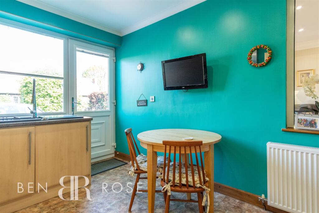 Kitchen/Breakfast Room