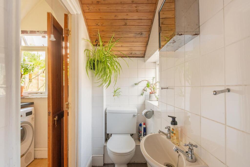 2O1RSG - Shower Room A.jpg