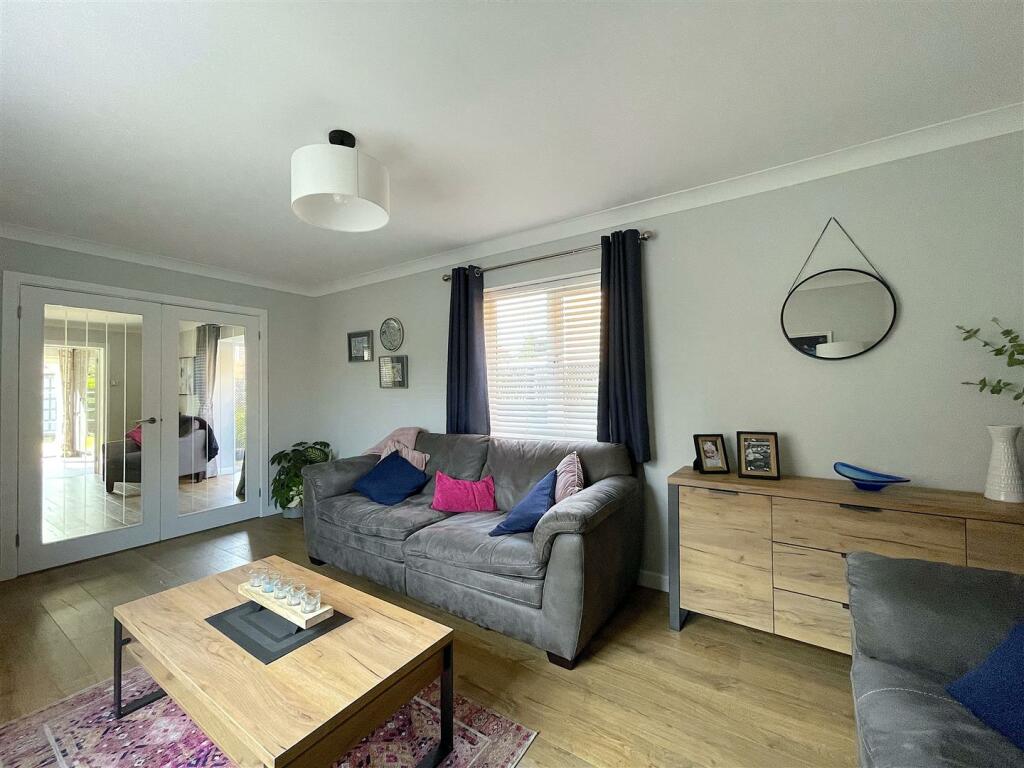 Living Room (2).jpeg