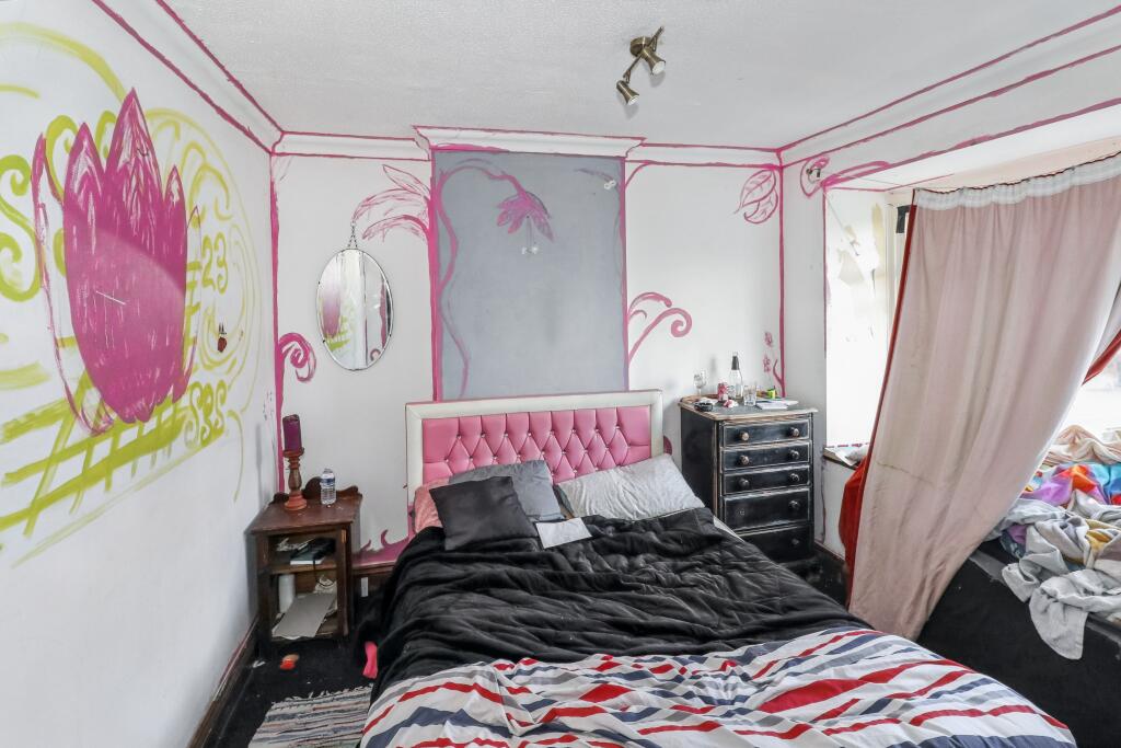 Flat 7, Florence Court, Eastern Esplanade, Cliftonville, Margate, Kent, CT9 2JD