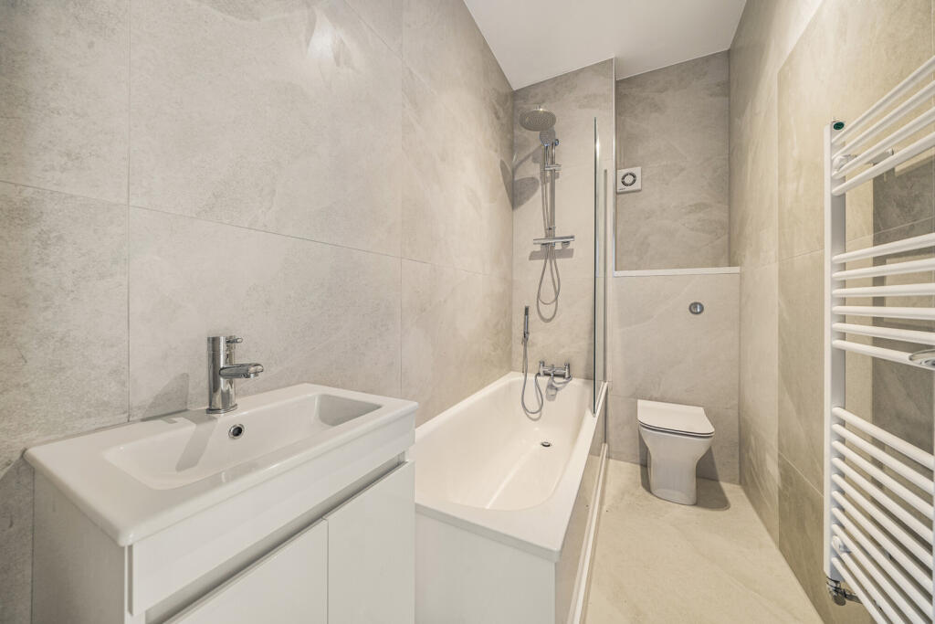 1323909-10-686e56...