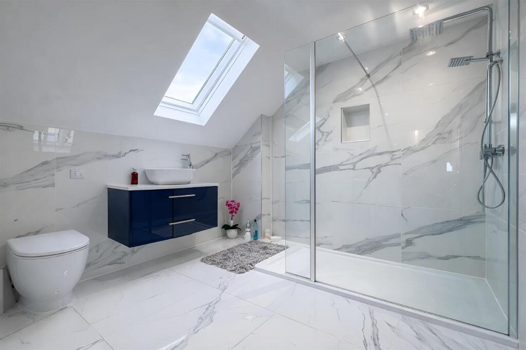 Bed 2 Ensuite