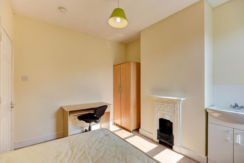 4 Coronation Street Bedroom 4 (1)