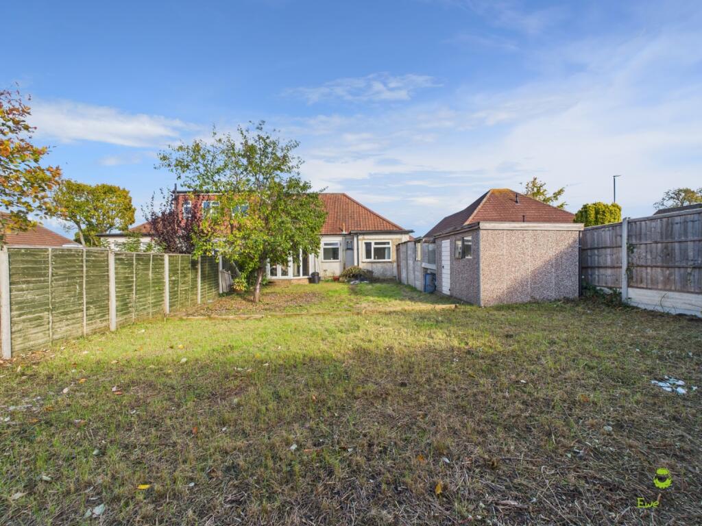 Presented by Clinton at EweMove Bexleyheath and Da